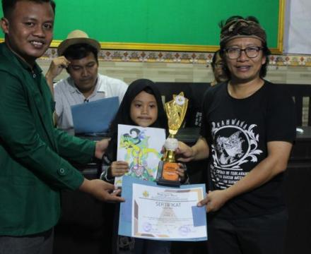 Lomba Mewarnai Wayang untuk Anak Milenial Desa Jajar