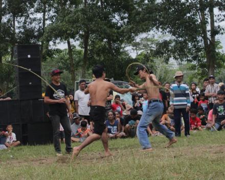 Tradisi Tiban Desa Jajar